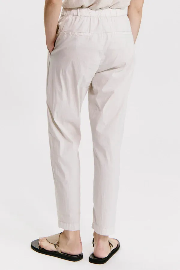 Comfort fit trousers with elastic in stretch cotton poplin