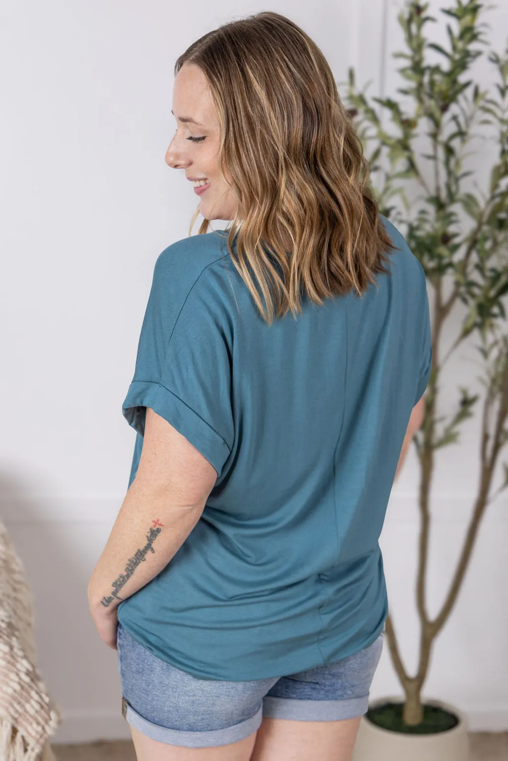 Sierra Pocket Top Short Sleeve Top in Light Teal