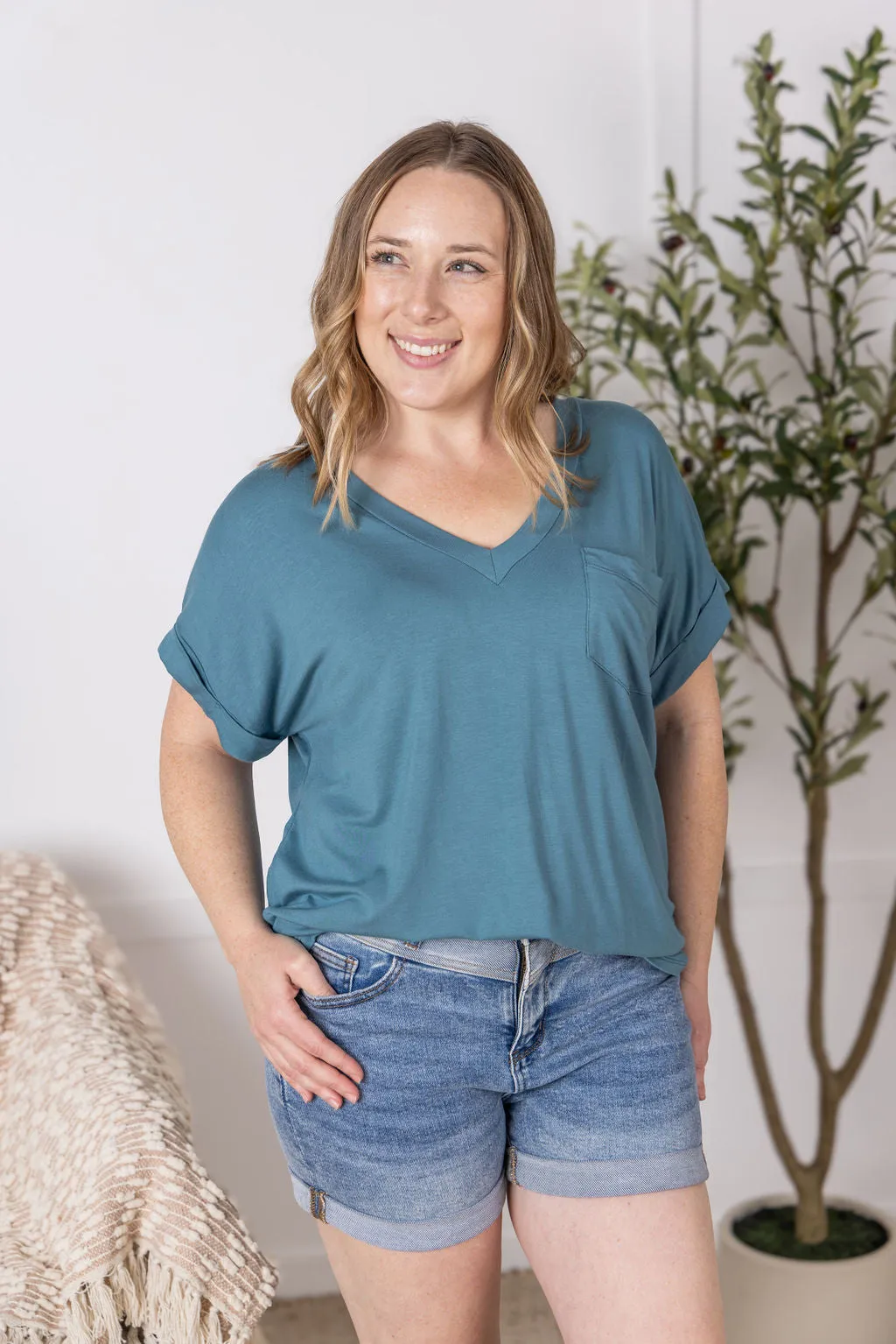 Sierra Pocket Top Short Sleeve Top in Light Teal