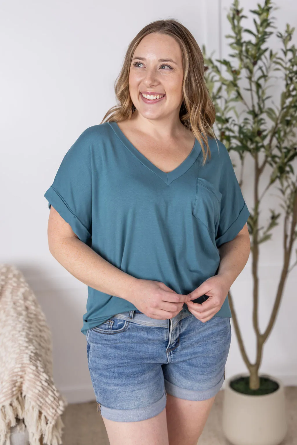 Sierra Pocket Top Short Sleeve Top in Light Teal