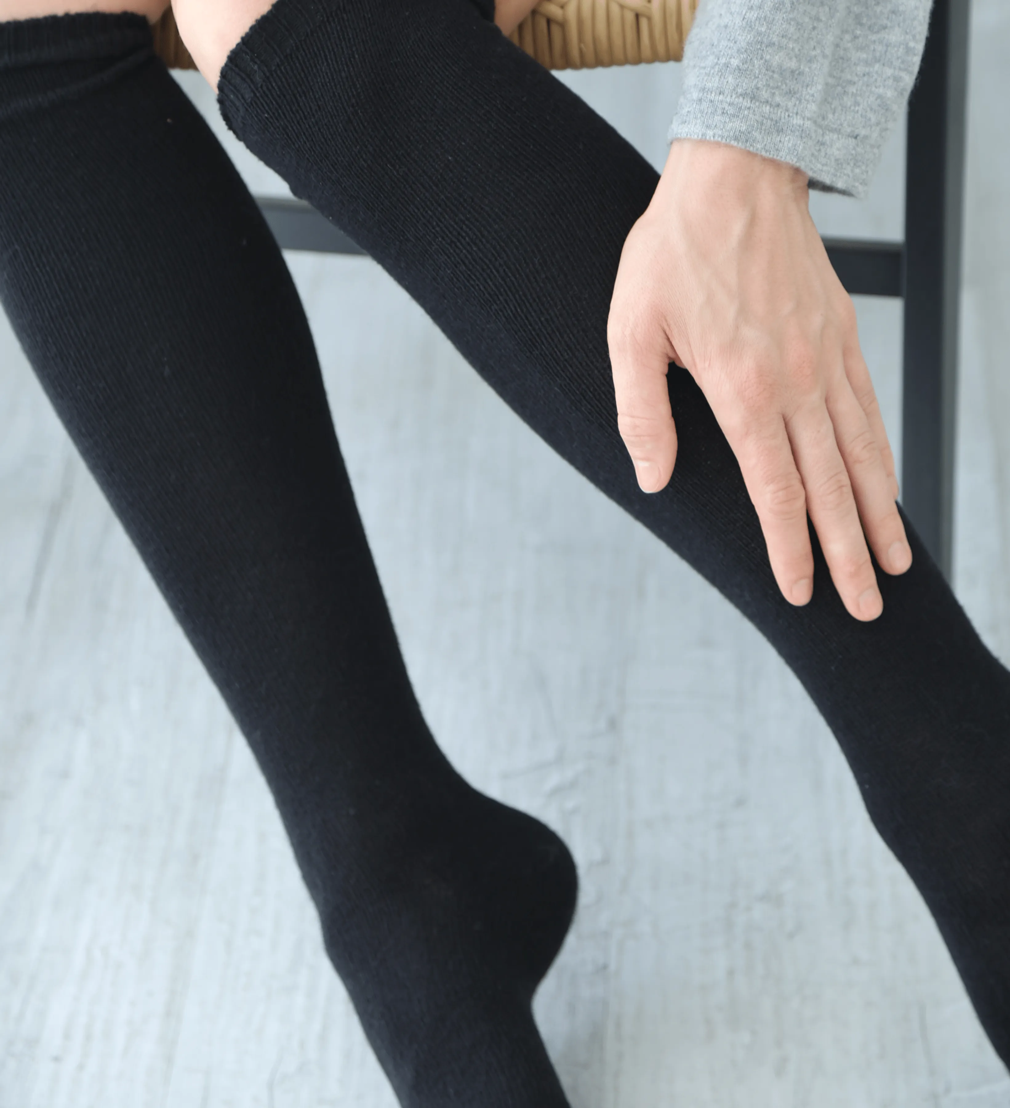 The Classic Knee High Cashmere Socks